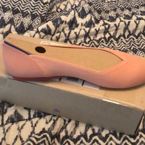 Rothys size 8 flat coral
